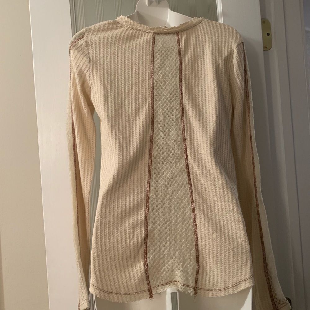 Hem & Thread Top - Picture 3 of 4